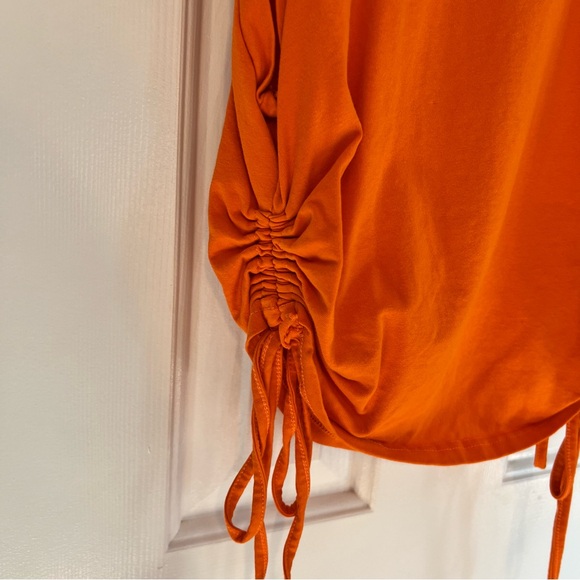 Orange crop top - Picture 2 of 4